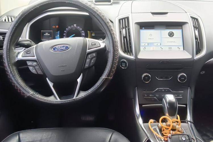 Used Ford Edge 2018 EcoBoost 245 Two-Wheel-Drive Titanium 7-Seater China V Standard Center Console