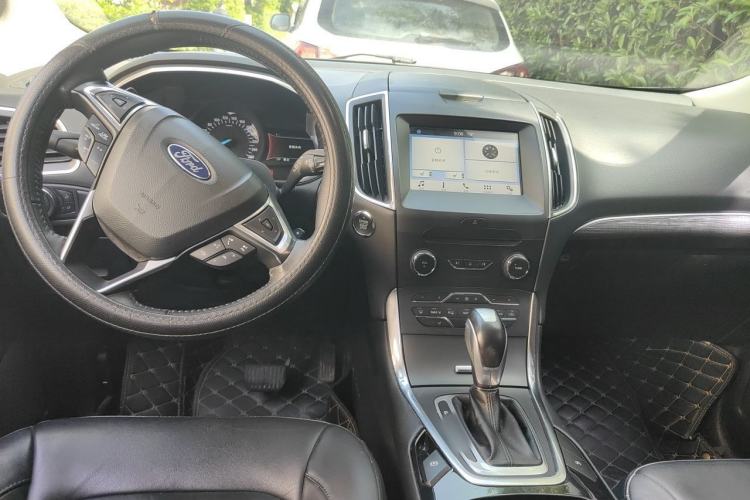 Used Ford Edge 2018 EcoBoost 245 Two-Wheel-Drive Titanium 7-Seater China V Standard Center Console