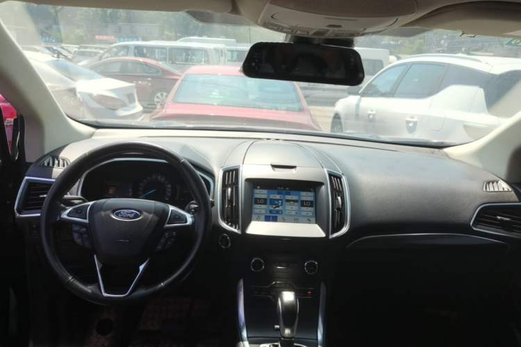 Used Ford Edge 2018 EcoBoost 245 Two-Wheel-Drive Titanium 7-Seater China V Standard Center Console