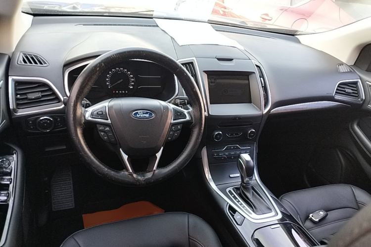 Used Ford Edge 2018 EcoBoost 245 Two-Wheel-Drive Titanium 7-Seater China V Standard Center Console