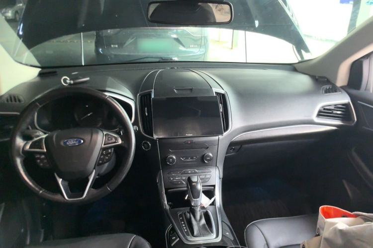 Used Ford Edge 2018 EcoBoost 245 Two-Wheel-Drive Titanium 7-Seater China V Standard Center Console