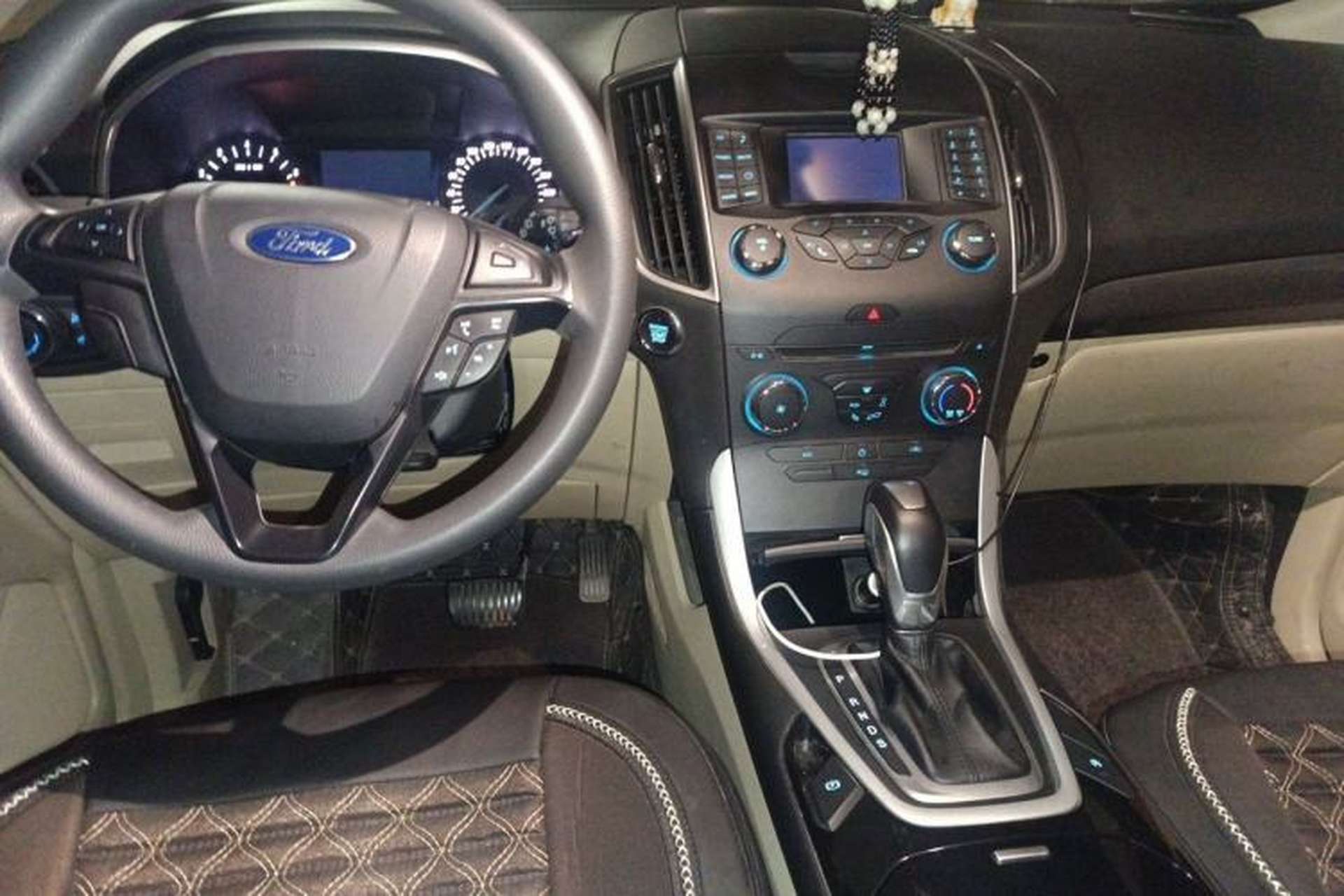 Used Ford Edge 2018 EcoBoost 245 Two-Wheel-Drive Titanium 5-Seater China V Standard Center Console