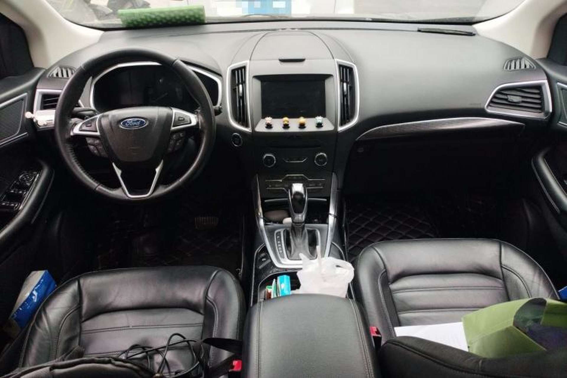 Used Ford Edge 2018 EcoBoost 245 Four-Wheel Drive Titanium 7-Seater Center Console