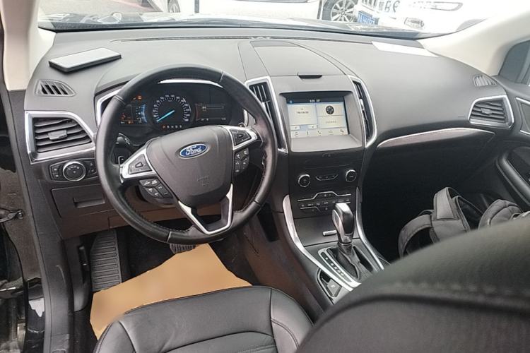 Used Ford Edge 2018 EcoBoost 245 Two-Wheel-Drive Titanium 7-Seater China V Standard Center Console