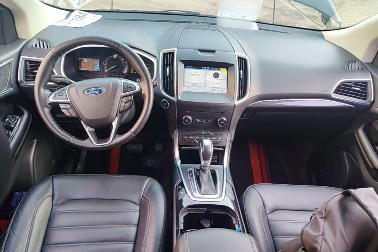 Used Ford Edge 2018 EcoBoost 245 Two-Wheel-Drive Titanium 7-Seater China V Standard Center Console
