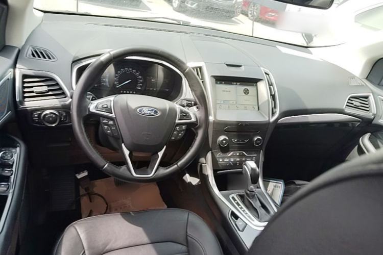 Used Ford Edge 2018 EcoBoost 245 Two-Wheel-Drive Titanium 7-Seater China V Standard Center Console