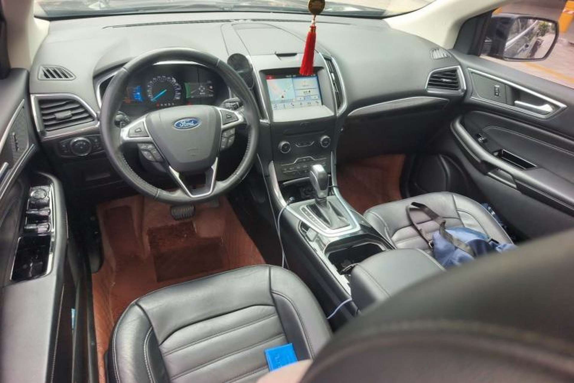 Used Ford Edge 2018 EcoBoost 245 Four-Wheel Drive Titanium 7-Seater Center Console