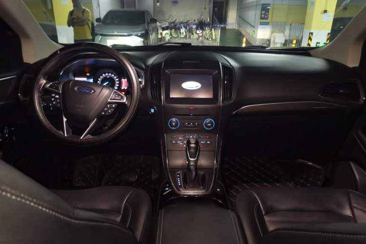 Used Ford Edge 2018 EcoBoost 245 Two-Wheel-Drive Titanium 7-Seater China V Standard Center Console