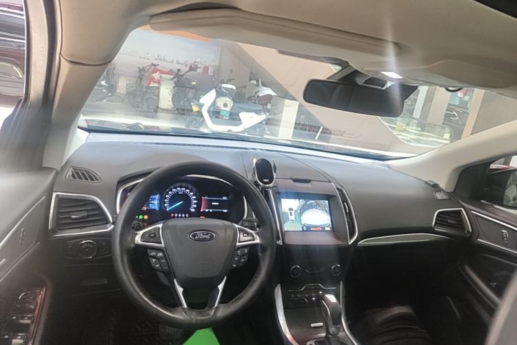 Used Ford Edge 2018 EcoBoost 245 Two-Wheel-Drive Titanium 7-Seater China V Standard Center Console
