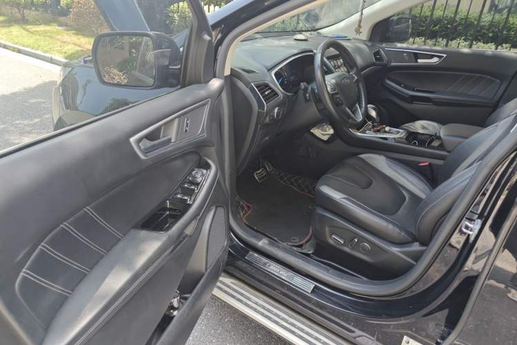 Used Ford Edge 2018 EcoBoost 245 Two-Wheel-Drive Sporty 7-Seater Driver Seat