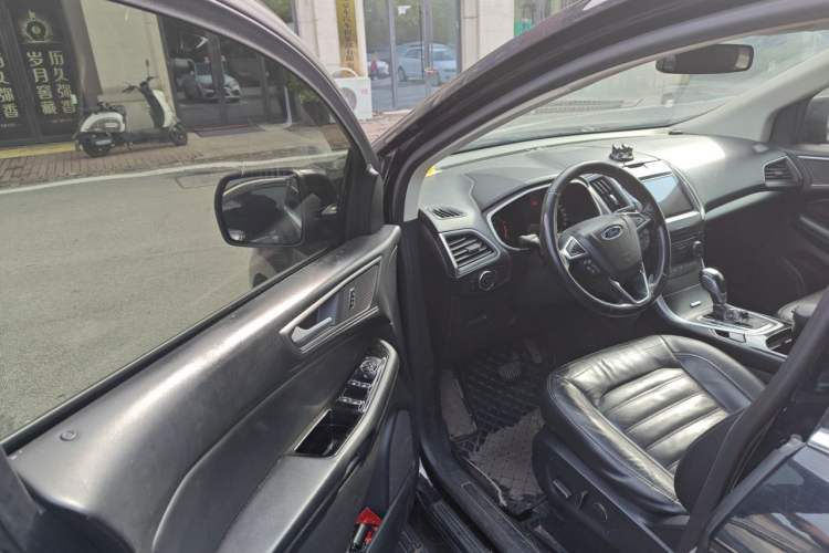 Used Ford Edge 2018 EcoBoost 245 Two-Wheel-Drive Platinum Edition 5 Seats Driver Seat
