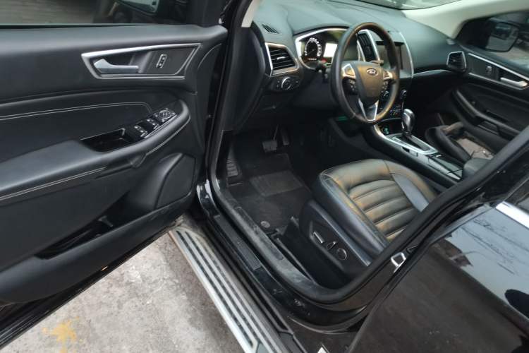 Used Ford Edge 2018 EcoBoost 245 Two-Wheel-Drive Titanium 7-Seater China V Standard Driver Seat