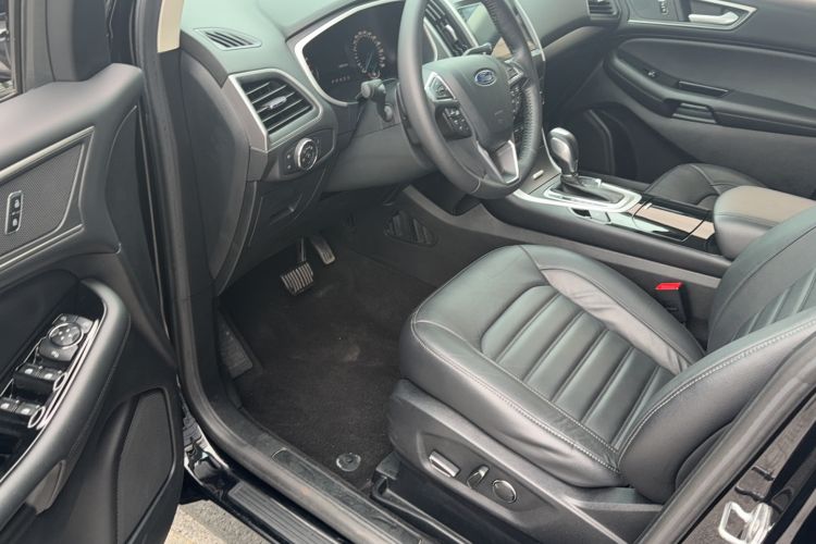 Used Ford Edge 2018 EcoBoost 245 Two-Wheel-Drive Platinum Edition 7-Seater China V Emission Standard Driver Seat