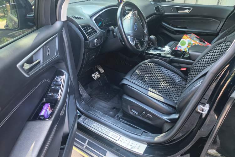 Used Ford Edge 2018 EcoBoost 245 Two-Wheel-Drive Titanium 7-Seater China V Standard Driver Seat