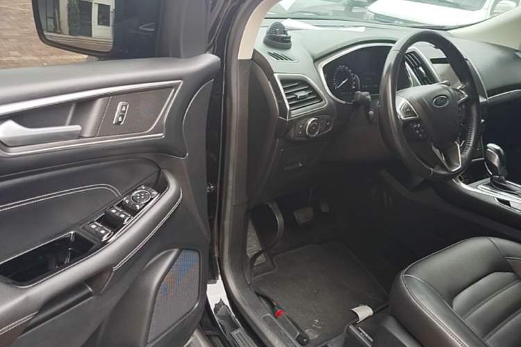 Used Ford Edge 2018 EcoBoost 245 Two-Wheel-Drive Titanium 7-Seater China VI Standard Driver Seat