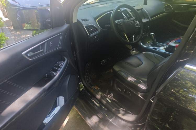 Used Ford Edge 2018 EcoBoost 245 Two-Wheel-Drive Sporty 7-Seater Driver Seat
