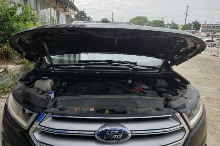 Used Ford Edge 2018 EcoBoost 245 Two-Wheel-Drive Titanium 7-Seater China VI Standard Engine Bay