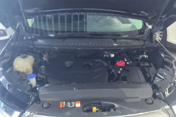 Used Ford Edge 2018 EcoBoost 245 Two-Wheel-Drive Titanium 7-Seater China V Standard Engine Bay