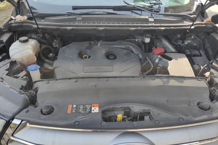 Used Ford Edge 2018 EcoBoost 245 Two-Wheel-Drive Titanium 7-Seater China VI Standard Engine Bay