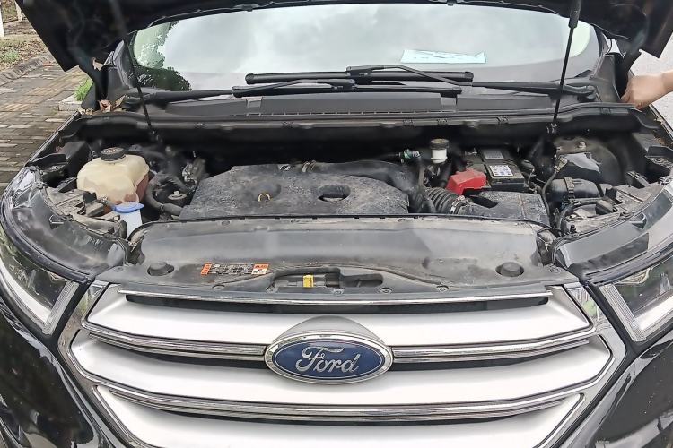 Used Ford Edge 2018 EcoBoost 245 Two-Wheel-Drive Titanium 7-Seater China V Standard Engine Bay