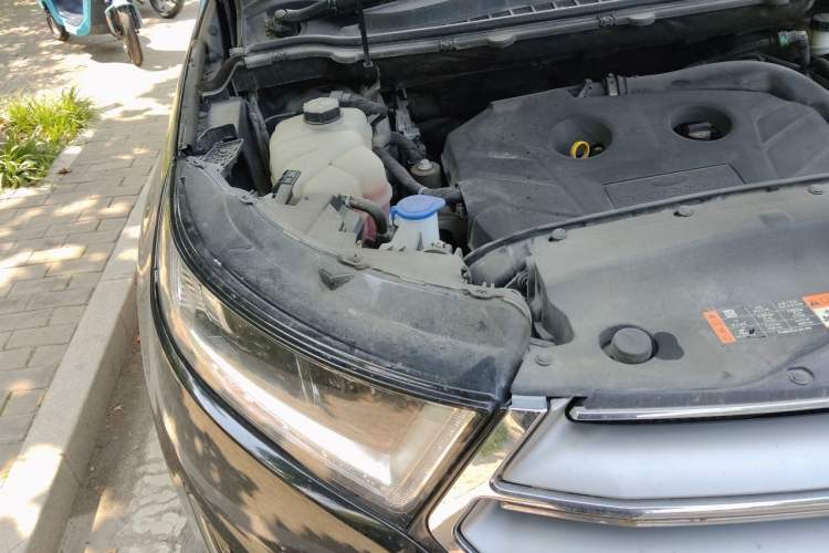 Used Ford Edge 2018 EcoBoost 245 Two-Wheel-Drive Titanium 7-Seater China V Standard Engine Bay Right