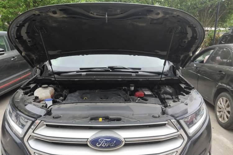 Used Ford Edge 2018 EcoBoost 245 Two-Wheel-Drive Titanium 7-Seater China V Standard Engine Bay