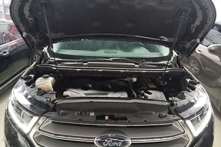 Used Ford Edge 2018 EcoBoost 245 Two-Wheel-Drive Titanium 7-Seater China VI Standard Engine Bay