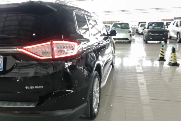 Used Ford Edge 2018 EcoBoost 245 Two-Wheel-Drive Titanium 7-Seater China V Standard Exterior 1