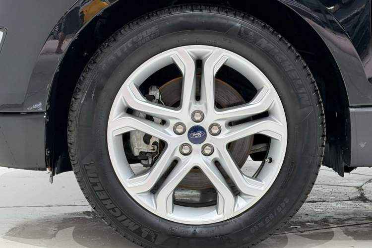 Used Ford Edge 2018 EcoBoost 245 Two-Wheel-Drive Titanium 7-Seater China V Standard Exterior 12