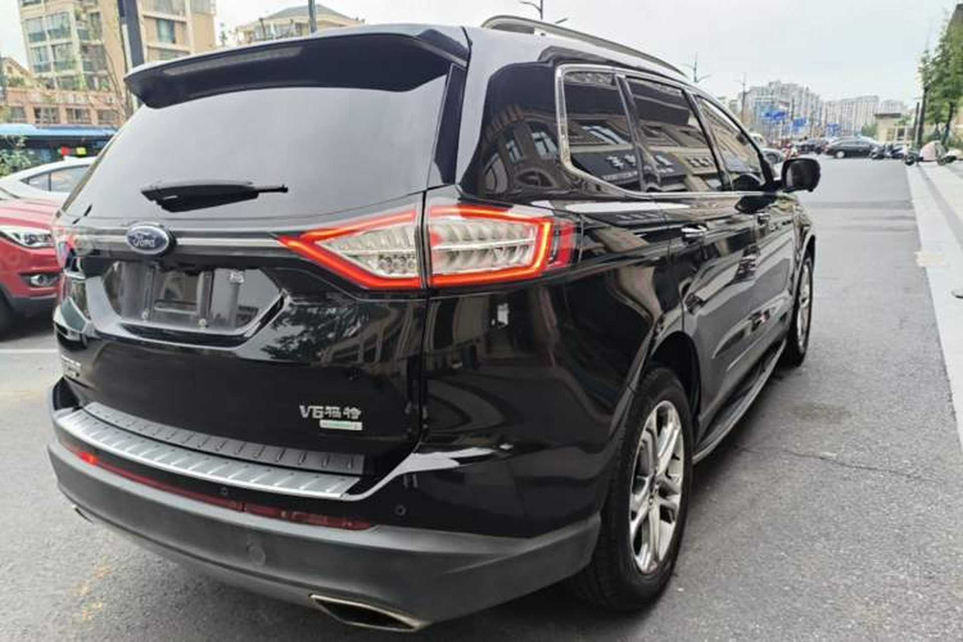Used Ford Edge 2018 EcoBoost 245 Two-Wheel-Drive Titanium 7-Seater China V Standard Exterior 3