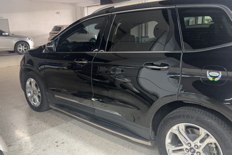 Used Ford Edge 2018 EcoBoost 245 Four-Wheel Drive Titanium 7-Seater Exterior 3