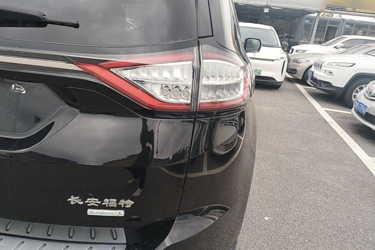 Used Ford Edge 2018 EcoBoost 245 Two-Wheel-Drive Titanium 7-Seater China V Standard Exterior 3