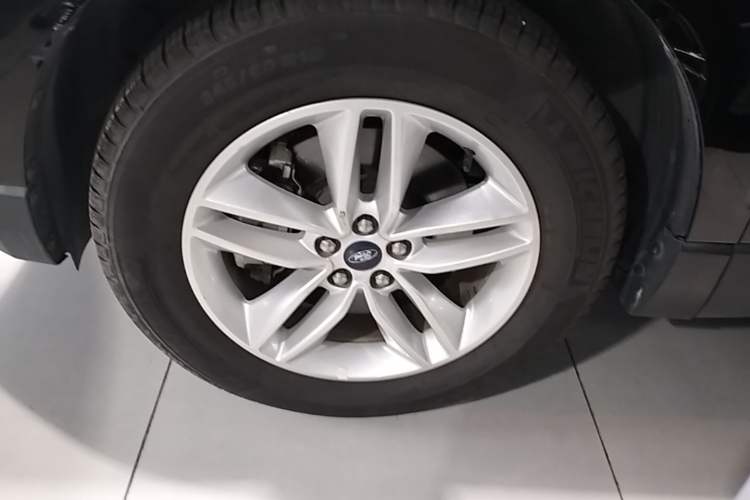 Used Ford Edge 2018 EcoBoost 245 Two-Wheel-Drive Platinum Edition 7-Seater China V Emission Standard Exterior 4