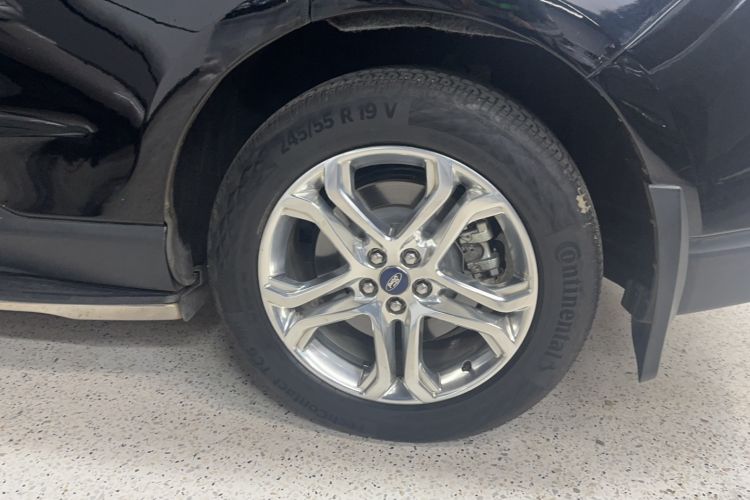 Used Ford Edge 2018 EcoBoost 245 Four-Wheel Drive Titanium 7-Seater Exterior 4