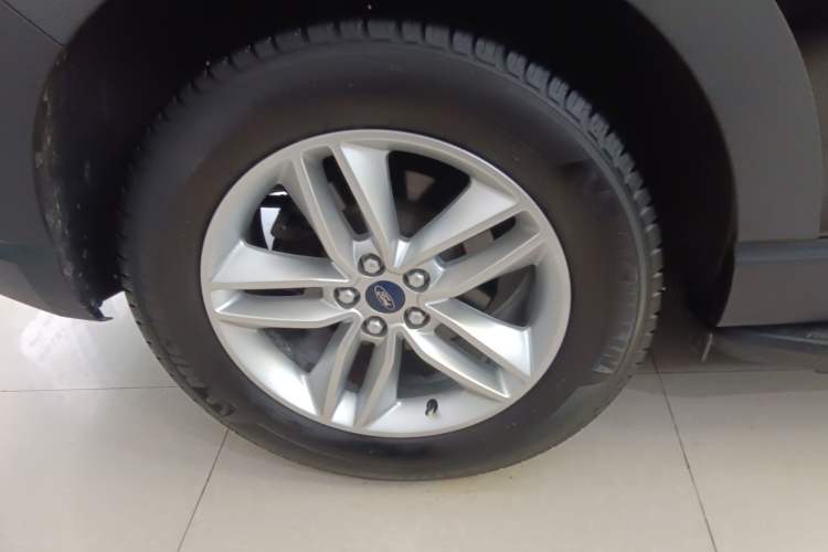Used Ford Edge 2018 Facelifted EcoBoost 245 Two-Wheel-Drive Platinum Edition 5 Seats China V Emission Standard Exterior 5