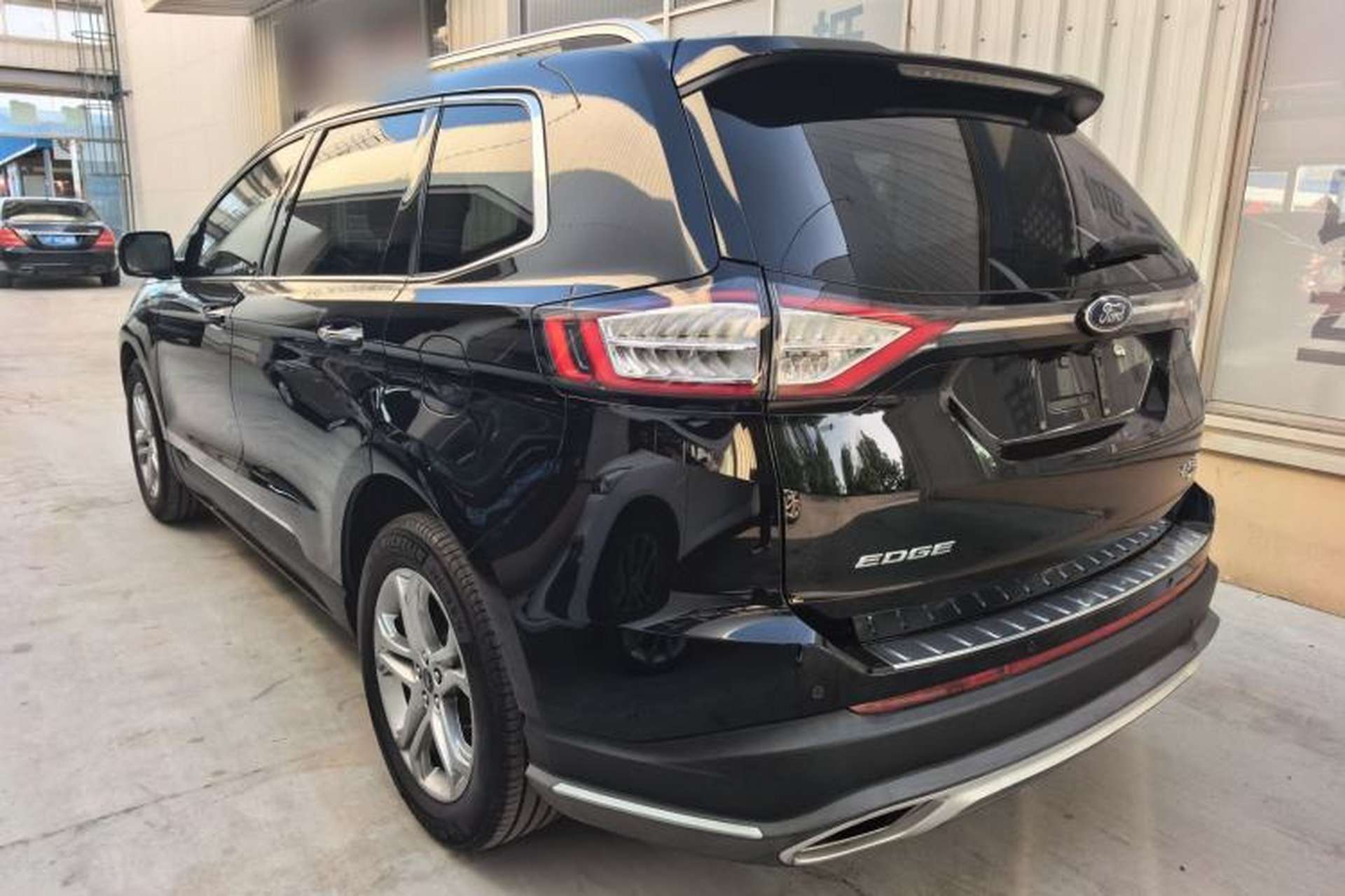 Used Ford Edge 2018 EcoBoost 245 Two-Wheel-Drive Titanium 7-Seater China V Standard Exterior 5