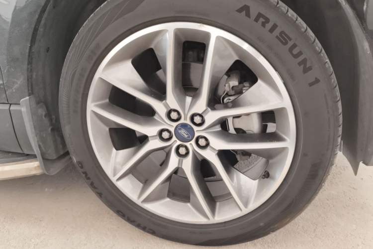 Used Ford Edge 2018 EcoBoost 245 Four-Wheel Drive Titanium 7-Seater Exterior 7