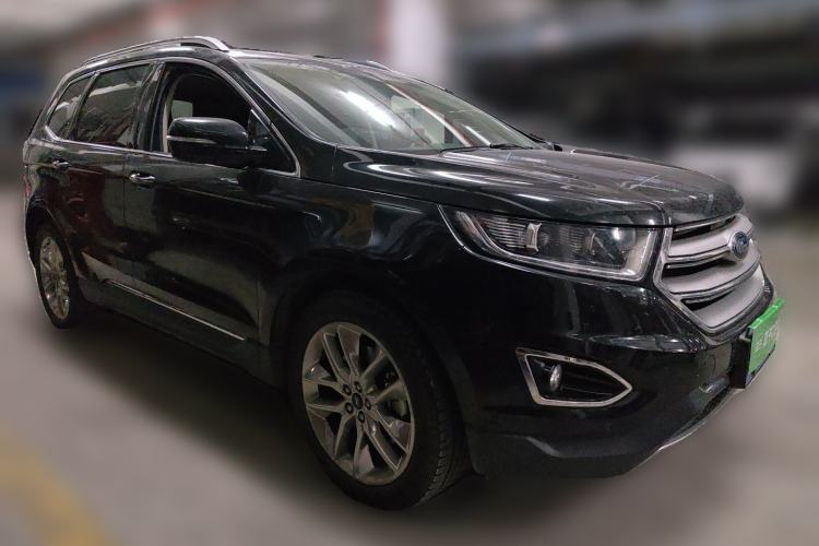 Used Ford Edge 2018 EcoBoost 245 Four-Wheel Drive Titanium 7-Seater Front Right 45 Deg