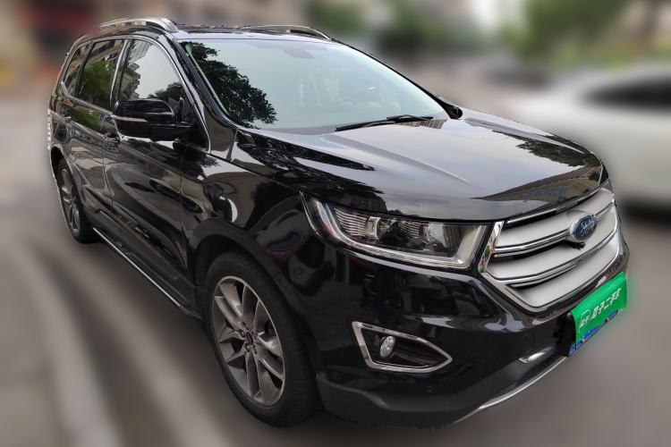 Used Ford Edge 2018 EcoBoost 245 Four-Wheel Drive Titanium 7-Seater Front Right 45 Deg