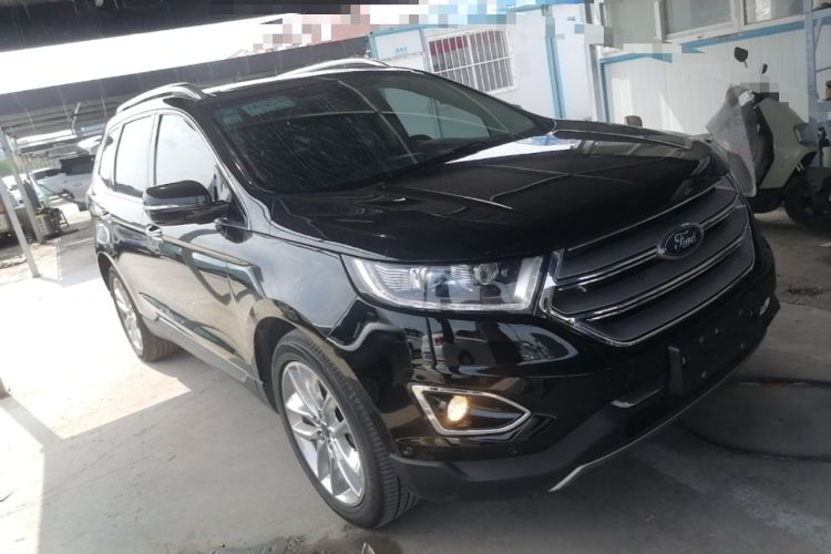 Used Ford Edge 2018 EcoBoost 245 Four-Wheel Drive Titanium 7-Seater Front Right 45 Deg
