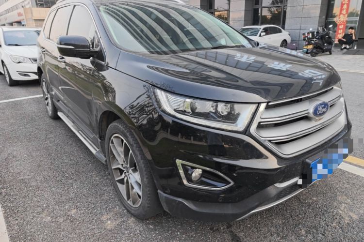 Used Ford Edge 2018 EcoBoost 245 Four-Wheel Drive Titanium 7-Seater Front Right 45 Deg