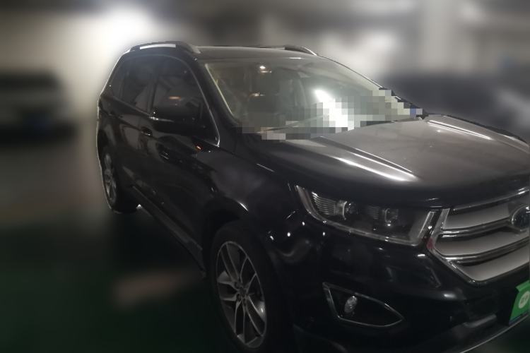 Used Ford Edge 2018 EcoBoost 245 Four-Wheel Drive Titanium 7-Seater Front Right 45 Deg