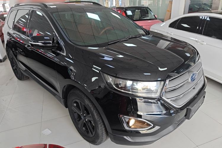 Used Ford Edge 2018 EcoBoost 245 Two-Wheel-Drive Platinum Edition 5 Seats Front Right 45 Deg