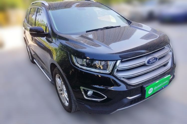 Used Ford Edge 2018 EcoBoost 245 Four-Wheel Drive Titanium 7-Seater Front Right 45 Deg