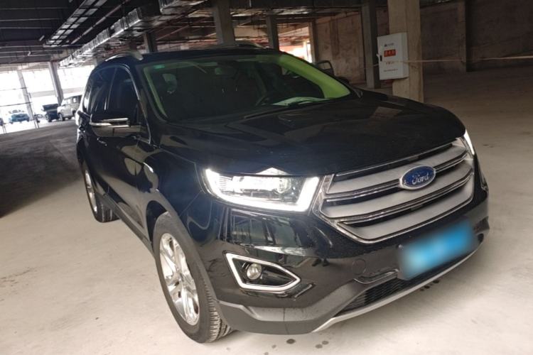 Used Ford Edge 2018 EcoBoost 245 Four-Wheel Drive Titanium 7-Seater Front Right 45 Deg