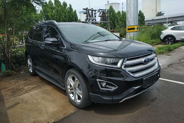 Used Ford Edge 2018 EcoBoost 245 Two-Wheel-Drive Titanium 7-Seater China V Standard Front Right 45 Deg
