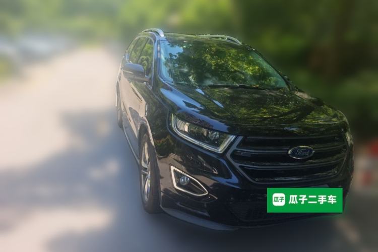 Used Ford Edge 2018 EcoBoost 245 Two-Wheel-Drive Sporty 7-Seater Front Right 45 Deg