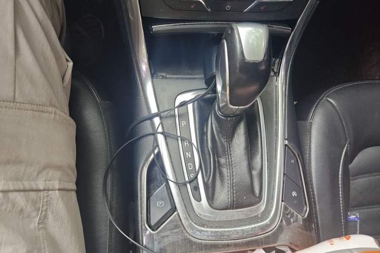 Used Ford Edge 2018 EcoBoost 245 Two-Wheel-Drive Titanium 7-Seater China V Standard Gear Lever