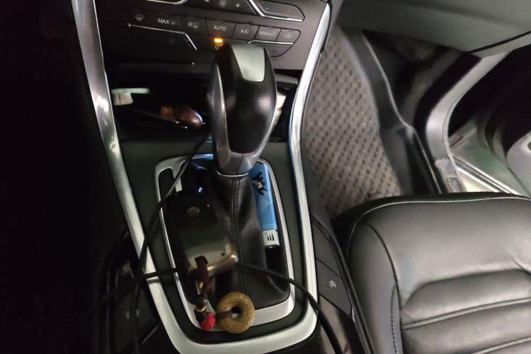 Used Ford Edge 2018 EcoBoost 245 Two-Wheel-Drive Titanium 7-Seater China V Standard Gear Lever