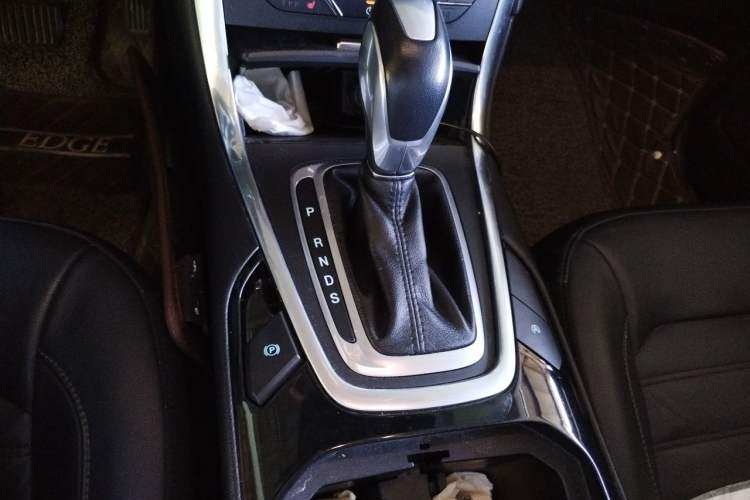 Used Ford Edge 2018 EcoBoost 245 Two-Wheel-Drive Titanium 7-Seater China V Standard Gear Lever